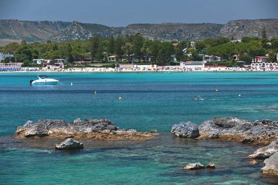 Luxury-Holiday-Villa-Italy-04