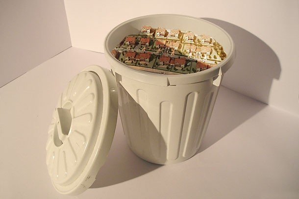 España crea un banco malo "para vender pisos a precios razonables"