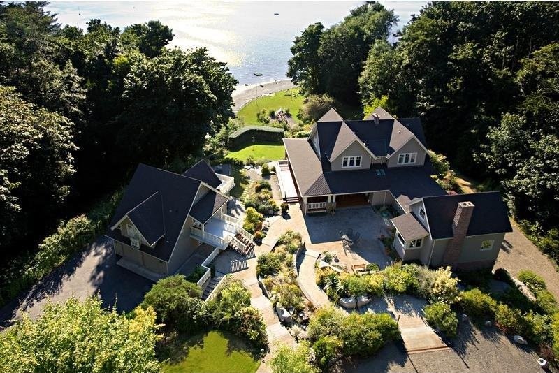 a-water-front-495-million-home-in-vashon-wash-has-low-cost-geothermal-heating-and-cooling-and-dr