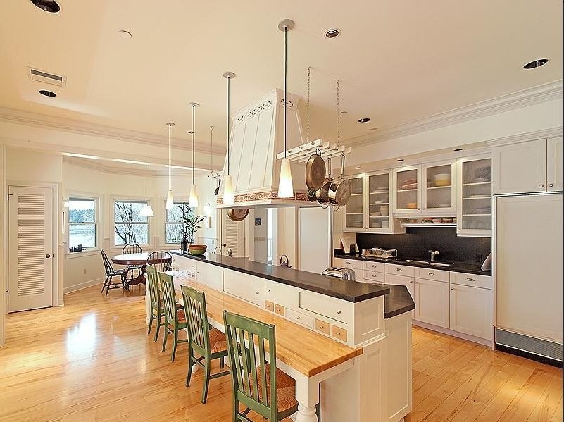 the-home-sits-on-14-acres-has-four-bedrooms-five-full-bathrooms-and-two-half-baths