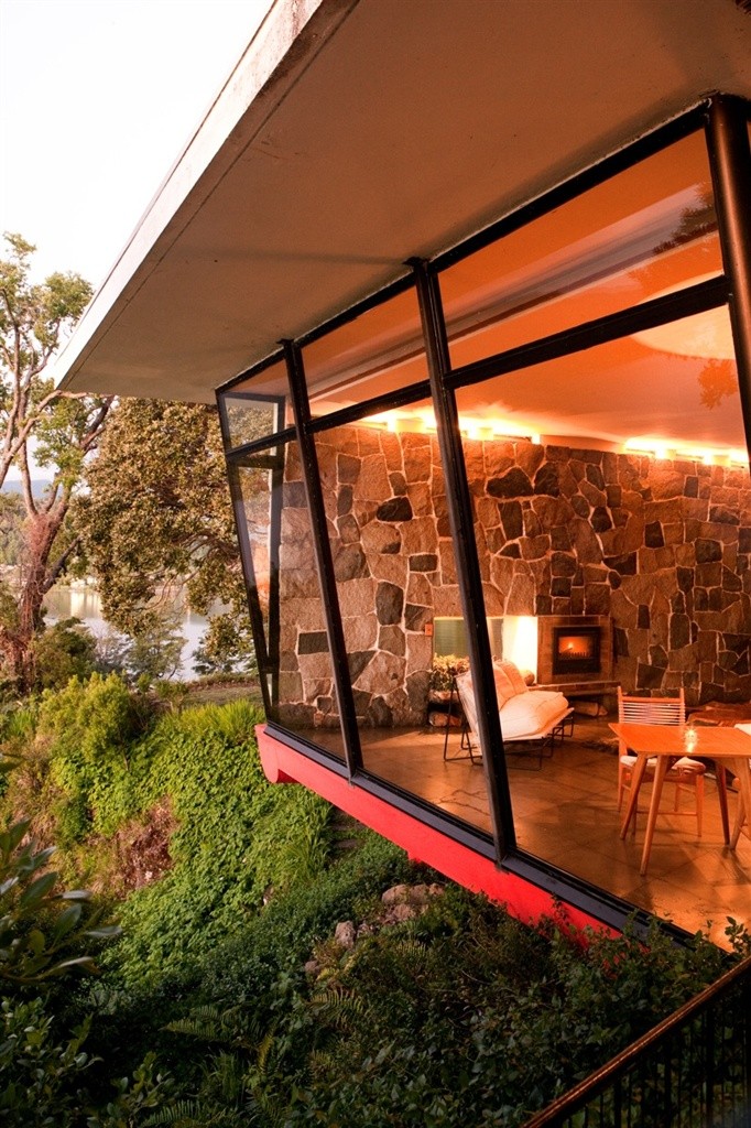 35-living-room-traditional-window-view.jpg.1024x0