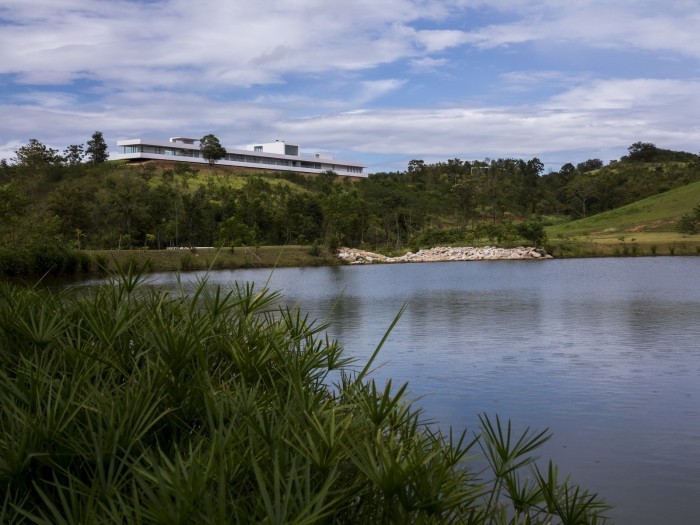 18-House-on-a-hill-700x525