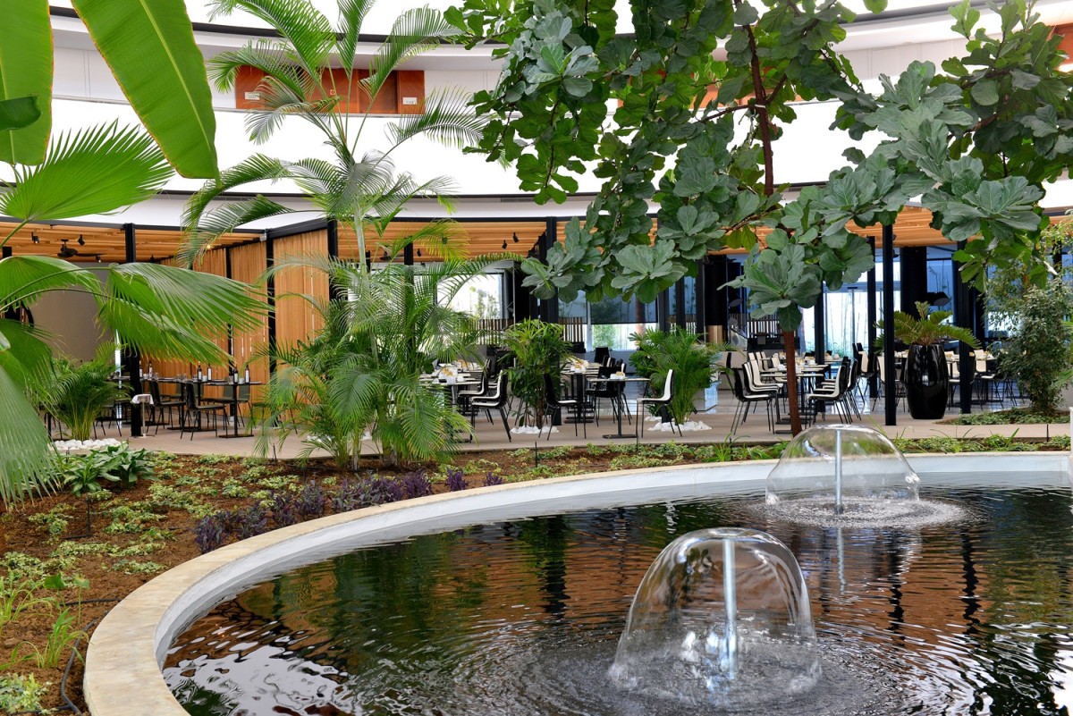 LAGO_ATRIO-hotel-renacimiento_0