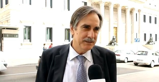 El psoe califica de "anti patriota" a bbva por no entrar en el banco malo