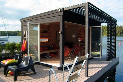 Una casa flotante sobre el agua (fotos)