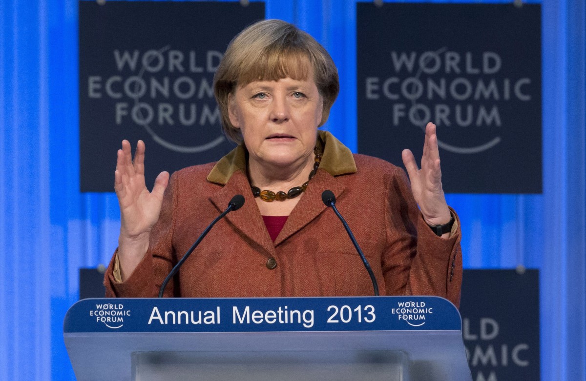 Merkel muestra su preocupación por el alto paro juvenil en España