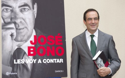 josé bono en la reciente presentación de su libro bono-libro