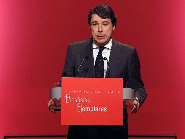 El chalet de blanco, la villa de cospedal, la finca de bono y ahora... el ático de Ignacio González