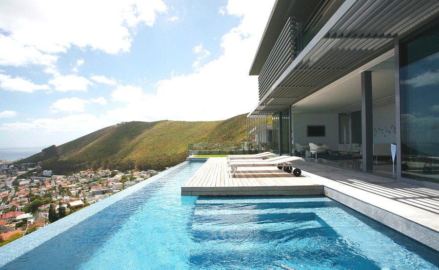 Casas de ensueño: una vivienda de vanguardia con paredes de cristal en ciudad del cabo
