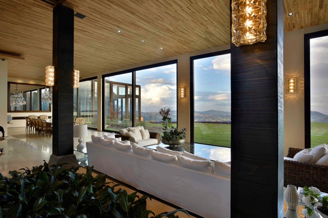 Casas de ensueño: un palacio rústico en las montañas de Brasil