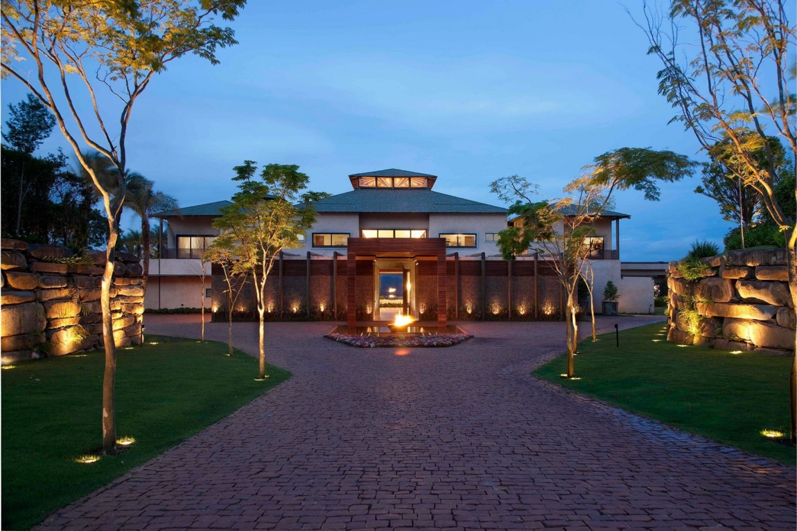 A-Palace-in-the-Mountains-19-1150x767