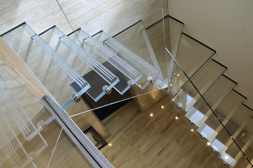 Decoración: escaleras de cristal, ¿Te atreves? (Fotos)