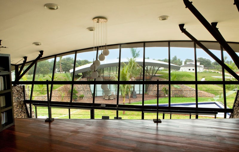 bauen-architects-hillside-home-built-into-landscape-paraguay-10