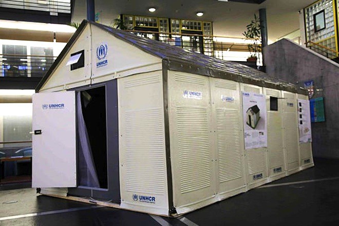Prototipo de vivienda prefabricada de ikea y la onu para refugiados 
