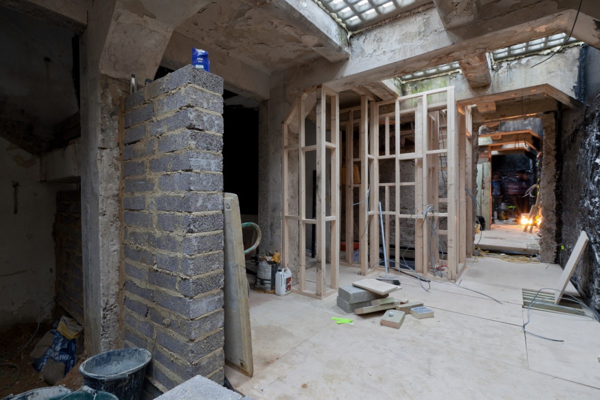 The_Palace_Jan_2012-2