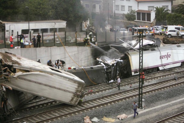 La tragedia ferroviaria de Santiago provoca más de 70 víctimas