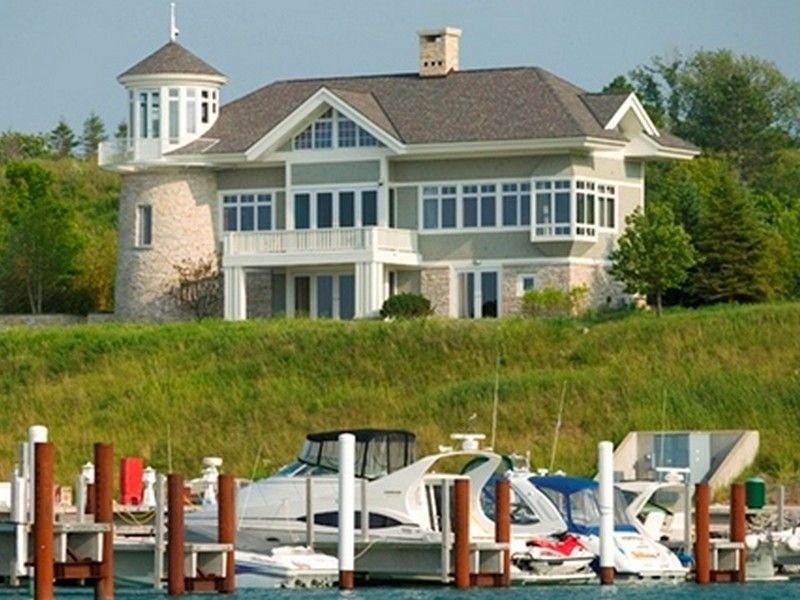 4420-Vista-Dr-Bay-Harbor-MI-613b95