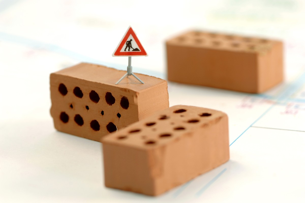 La crisis acaba con la mitad de los fabricantes de ladrillo en España