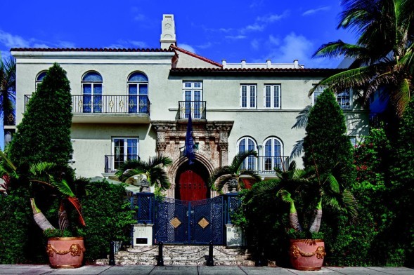 Versaces-home-c95830-589x392