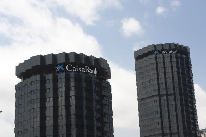 sede central de caixa bank y la caixa (barcelona) La caixa cierra la venta del 51% de servihabitat a tpg