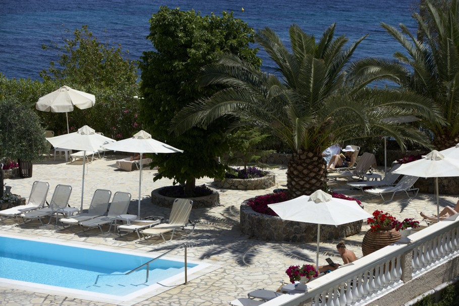 Luxury-Marbella-Beach-Hotel-Corfu-01_0