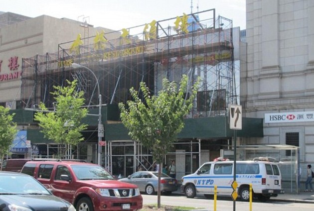 article-0-18CD631B00000578-239_634x472