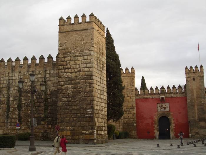 Los castillos de ‘Isabel’: los 7 palacios de Isabel la católica y los mejores alojamientos para visitarlos