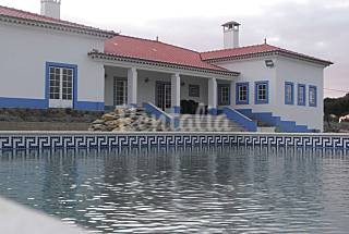 Los castillos de ‘Isabel’: los 7 palacios de Isabel la católica y los mejores alojamientos para visitarlos