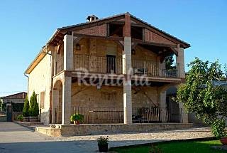 Los castillos de ‘Isabel’: los 7 palacios de Isabel la católica y los mejores alojamientos para visitarlos