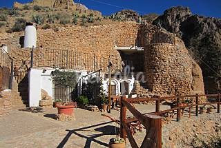 Los castillos de ‘Isabel’: los 7 palacios de Isabel la católica y los mejores alojamientos para visitarlos