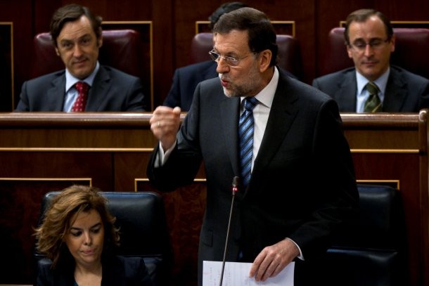 Rajoy afirma que no se ha destruido empleo en 2013 y que la moderación salarial ha evitado despidos