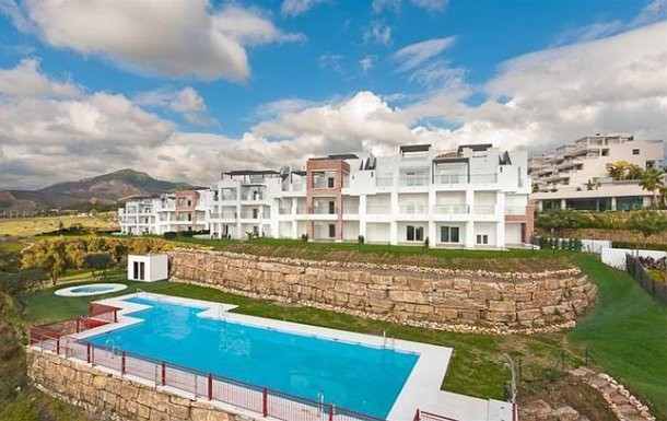 La compra de vivienda en España es atractiva para los fondos pero aún no para los particulares