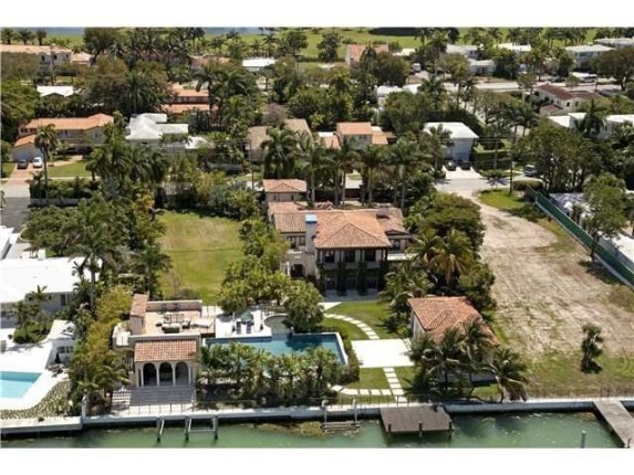 Matt-Damons-home-aerial-2e8204-573x430