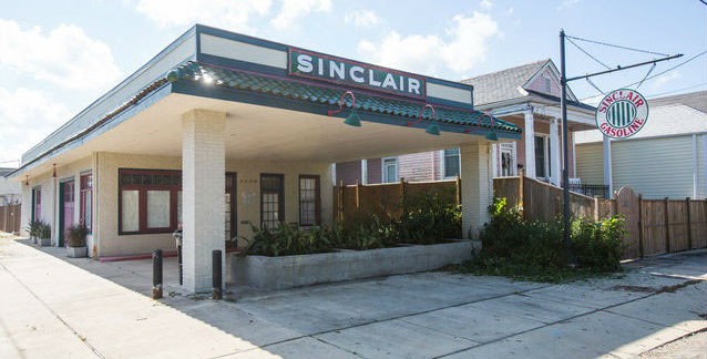 Una centenaria gasolinera es transformada en una singular vivienda (vídeo)