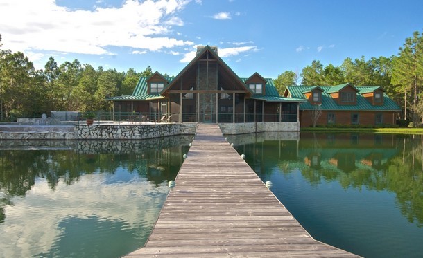 Casas de ensueño: mansión con lago privado y decoración tradicional en florida (fotos)