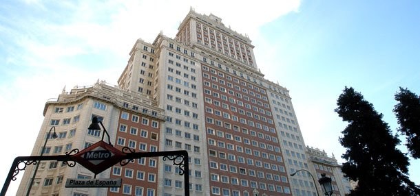 Santander proyecta remodelar el edificio de plaza España en Madrid 