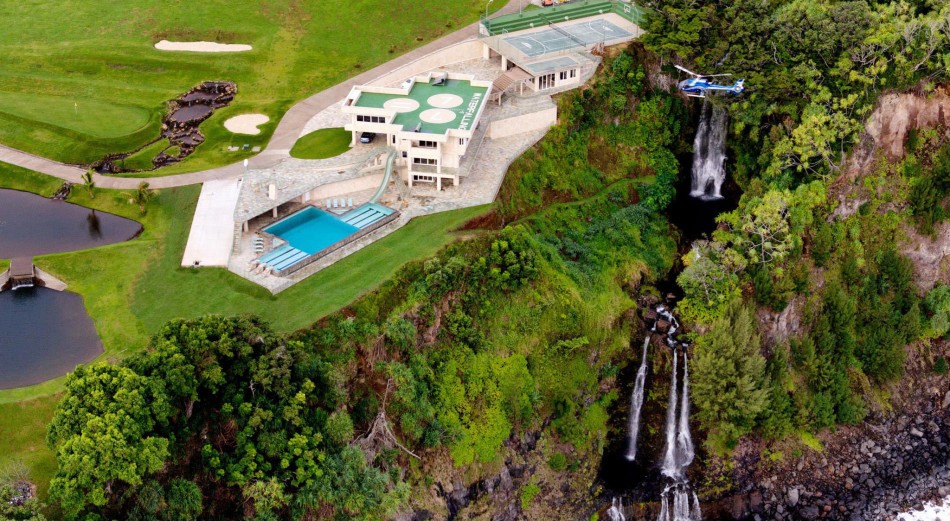 Water-Falling-Estate-on-The-Big-Island-2-950x521