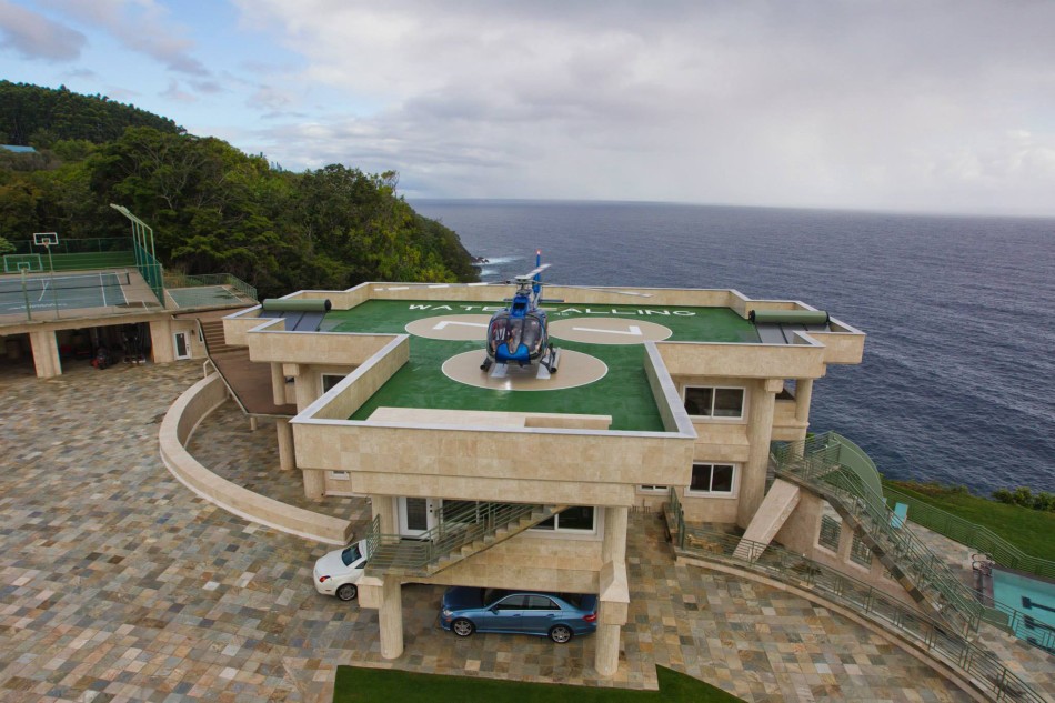 Water-Falling-Estate-on-The-Big-Island-24-950x633