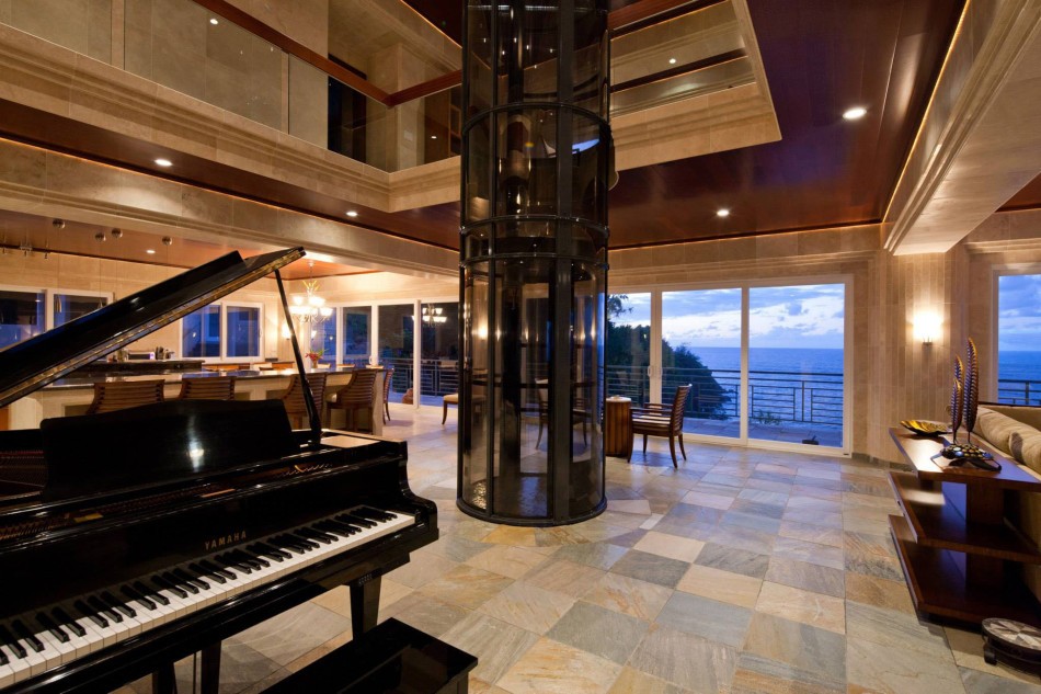 Water-Falling-Estate-on-The-Big-Island-9-950x633