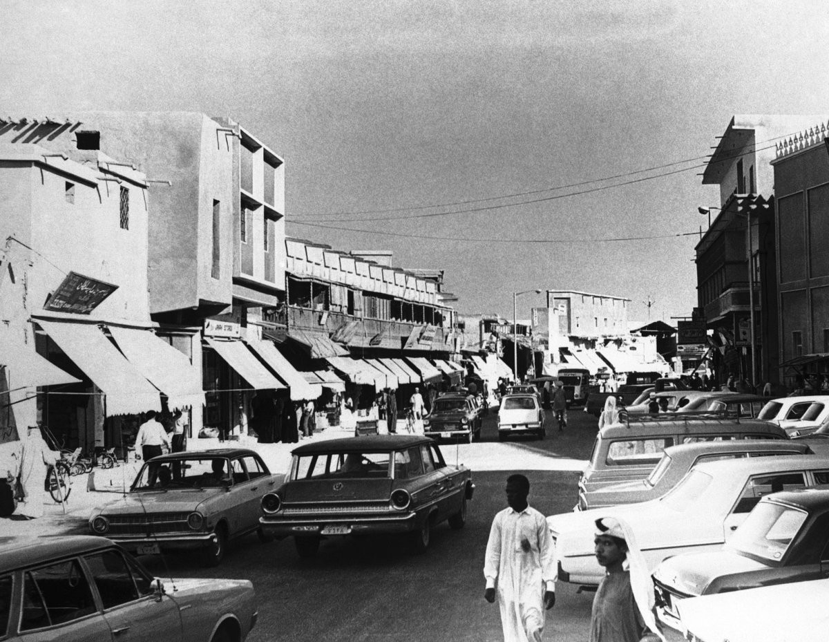 then-heres-what-the-heart-of-dohas-commercial-center-looked-like-back-in-1968