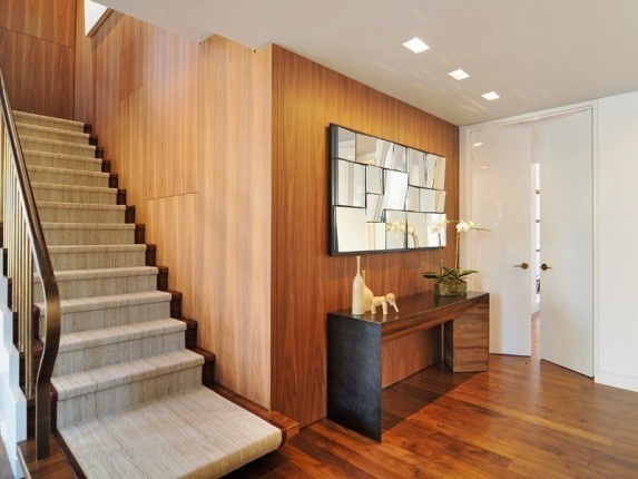 Keith-Richards-apt-stairs-2-d78066-573x430