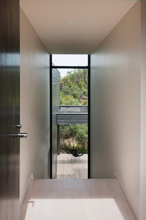 Studio-Four-Designed-Ridge-Road-Residence-in-Australia-12