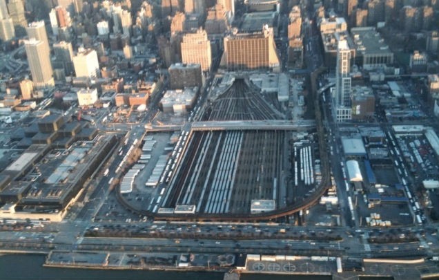 Cinco rascacielos y 5.000 viviendas 'levitarán' sobre 30 vías de tren en nueva york (fotos)