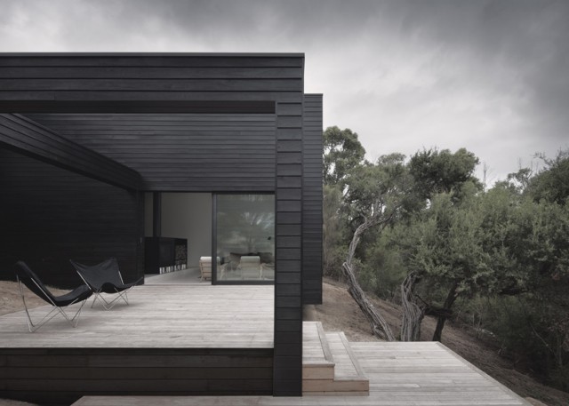 dezeen_Ridge-Road-Residence-by-Studio-Four_ss_4-640x457