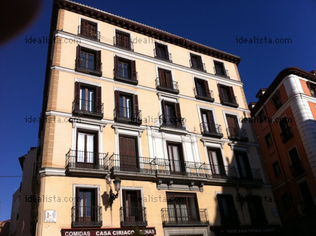 A la venta un piso en el edificio desde el que el anarquista Mateo morral atentó contra Alfonso xlll en 1906 en idealista.com