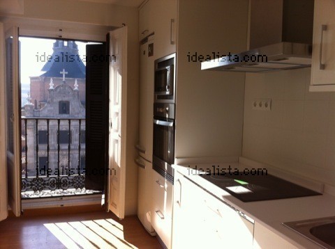 A la venta un piso en el edificio desde el que el anarquista Mateo morral atentó contra Alfonso xlll en 1906 en idealista.com