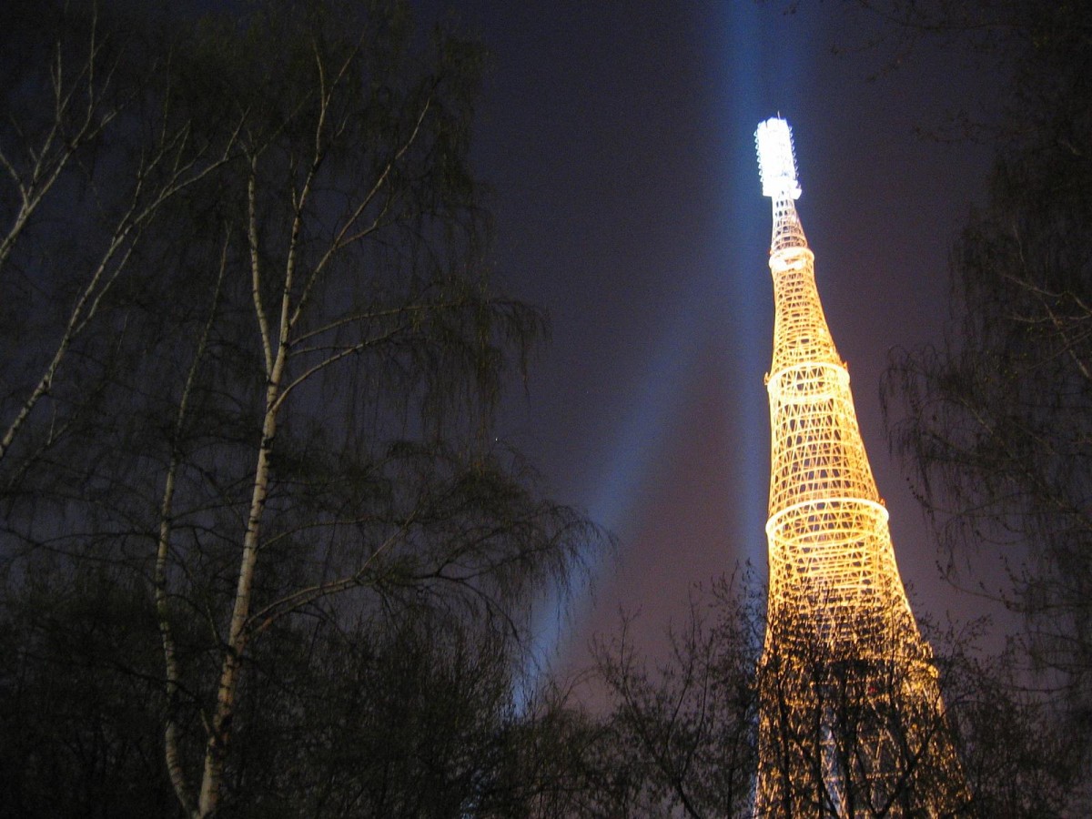 La otra guerra de putin: intelectuales rusos se unen para evitar la demolición de la histórica torre shújov
