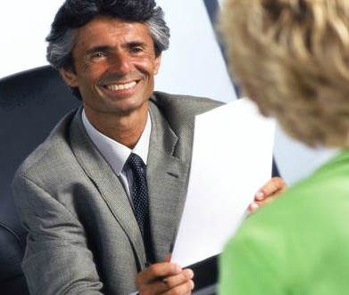 Desconfiados y perjudicados, así se sienten los clientes de banca