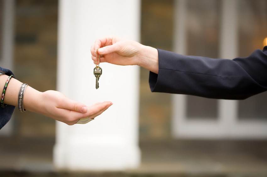 ¿Pensando en alquilar? 10 preguntas que debes hacerle al propietario antes de arrendar su piso