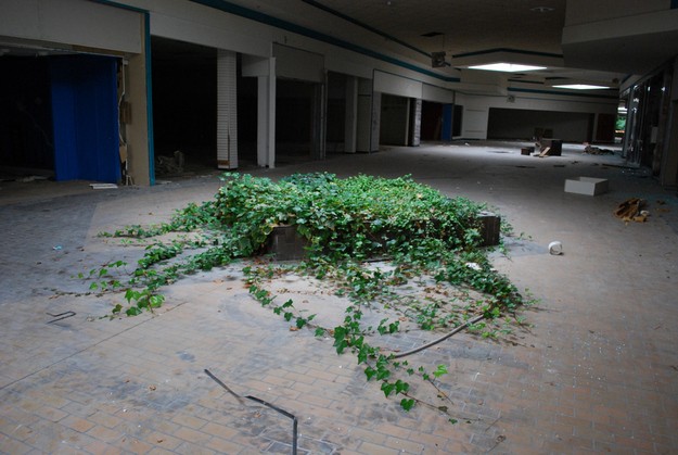 Muertos vivientes: así languidecen los centros comerciales abandonados de eeuu (fotos)